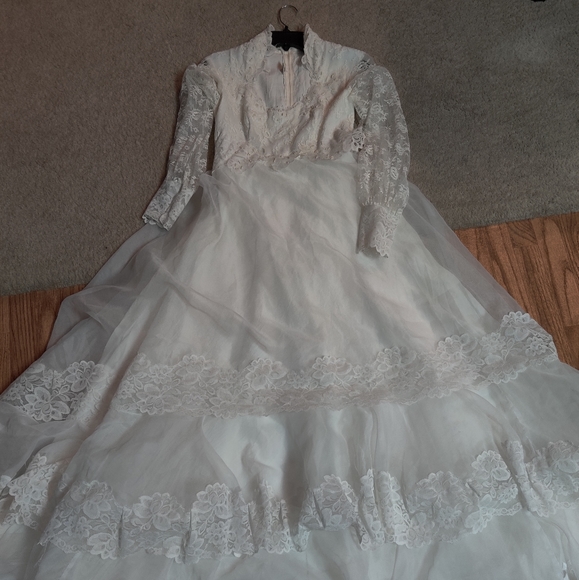 Vintage Lace Wedding Dress - Picture 14 of 14